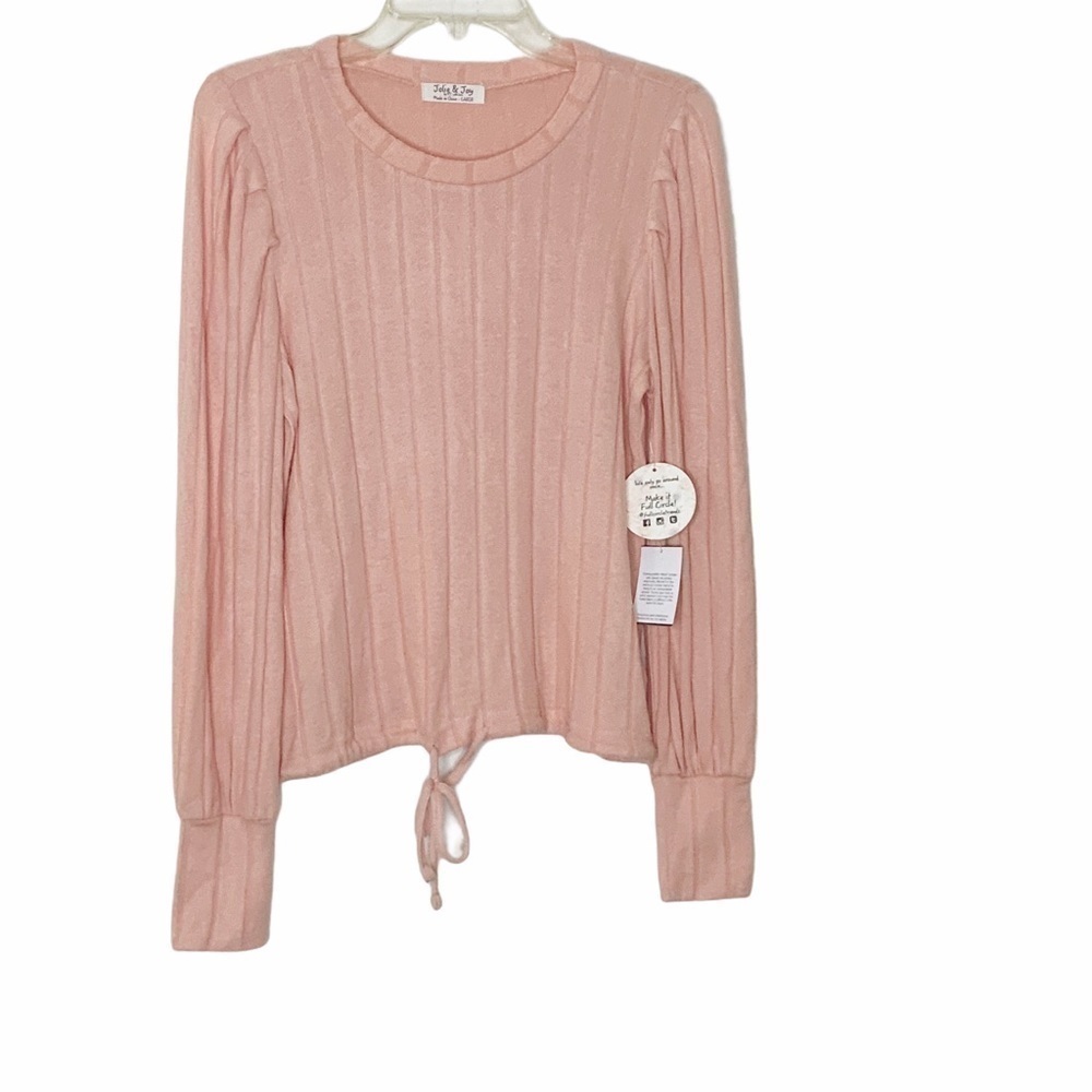 Jolie & JOY peach colored top. Size L